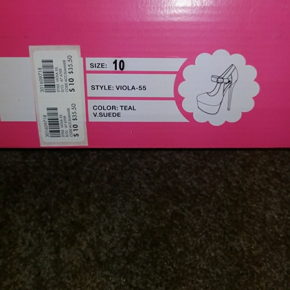 Shoes - Picture 4 of 4